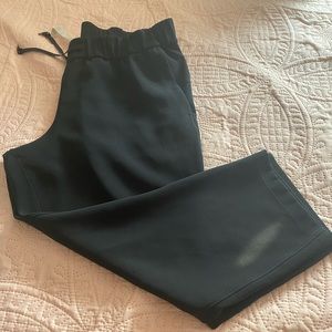 Lululemon capri size 12